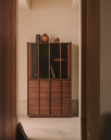 ONIX - Vitrine bois et placage de noyer finition foncée - 101 x 170 cm